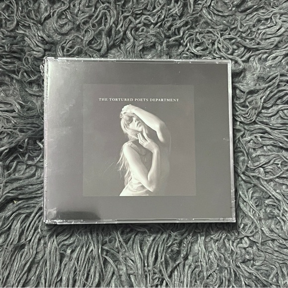 Taylor Swift The Tortured Poets Department The Black Dog Collector’s Edition CD - Picture 1 of 3